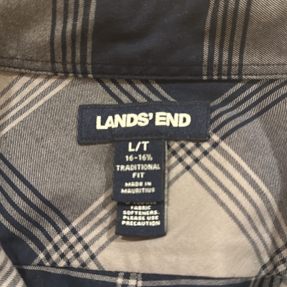 LANDS’ END MENS BLUE & GRAY TRADITIONAL FIT PLAID SHIRT WITH BUTTONED POCKETS - Picture 6 of 9